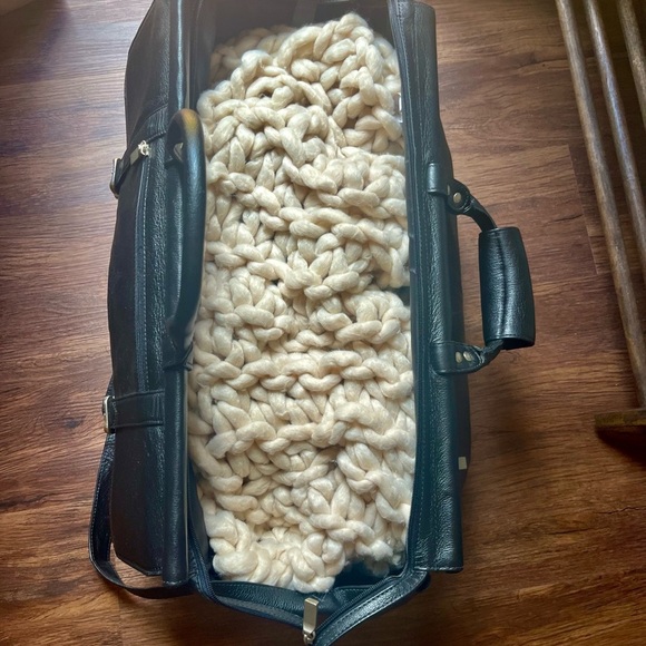 Black Leather Unisex Travel Bag with double handle and Adjustable Strap - Picture 6 of 13